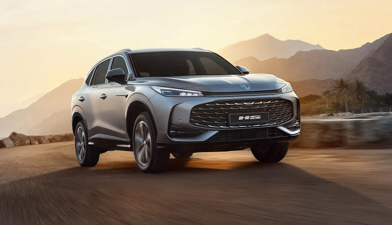 Новый &laquo;Москвич М70&raquo; получит 9-ступенчатый &laquo;автомат&raquo; и 2,0-литровый мотор на 200 л.с.